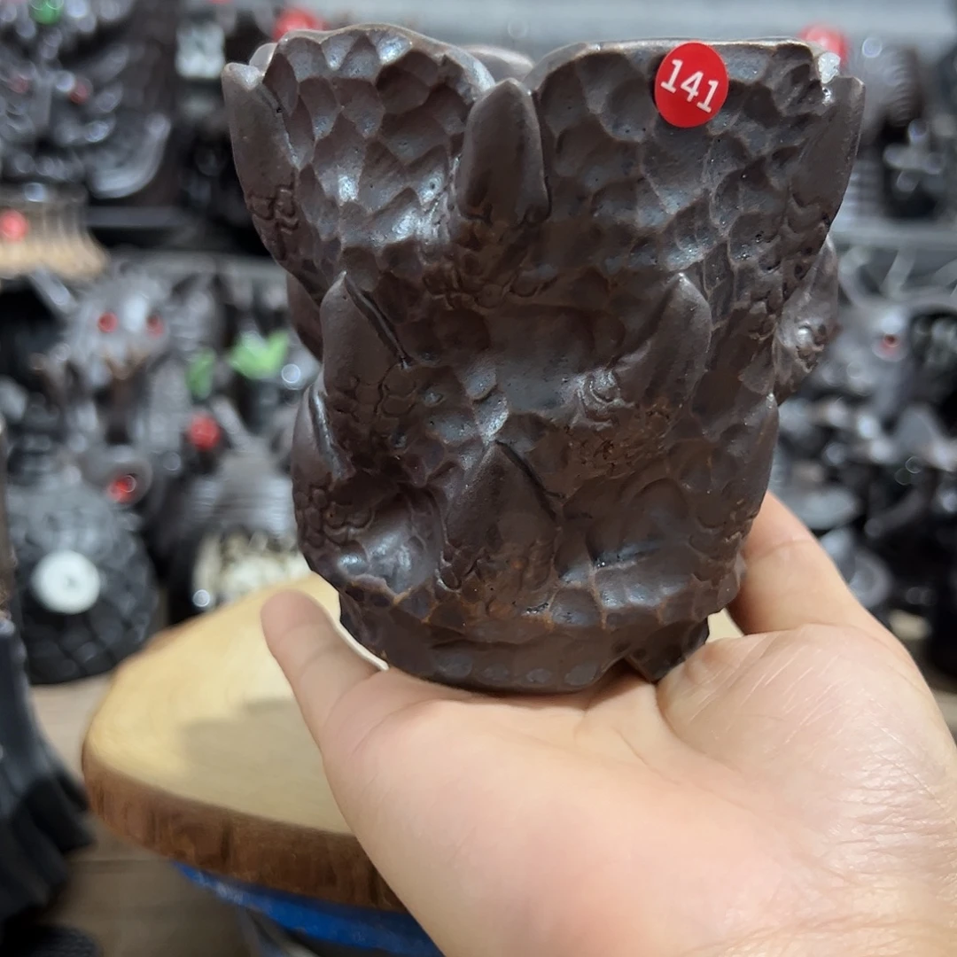 141号，手捏手刻，口8外高9.3