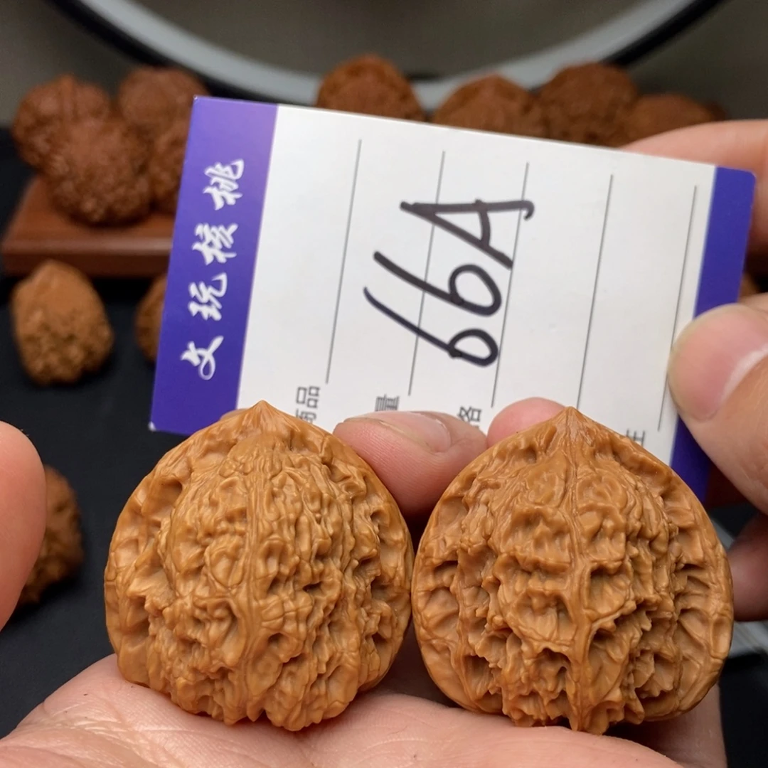 文玩核桃吊坠38白狮子