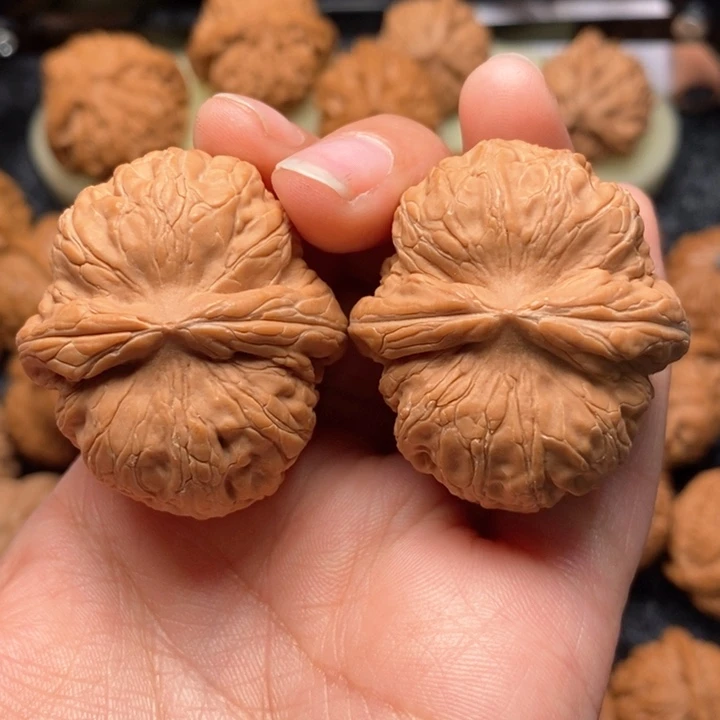 文玩核桃把件毕业大元宝41