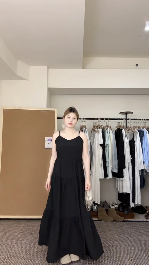 法式白色吊带连衣裙女夏季2025新款收腰设计感小众气质长裙7097