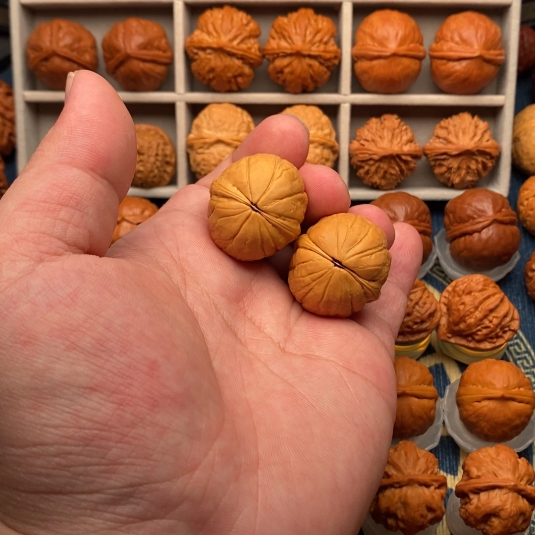 似***年把件文玩核桃麒麟瓜