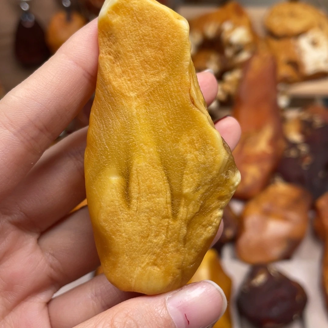 琥珀未镶嵌珠宝奇石