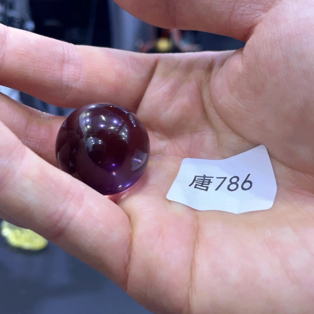 未镶嵌水晶大型摆件（非配饰）侯*皮