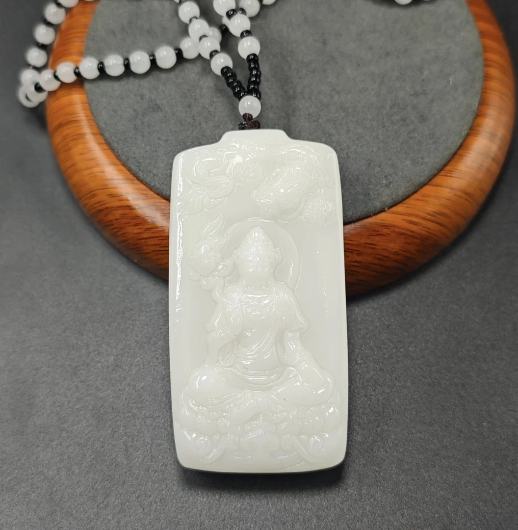 脂白   观音大牌子 长70mm 款40mm 厚度10mm带链子