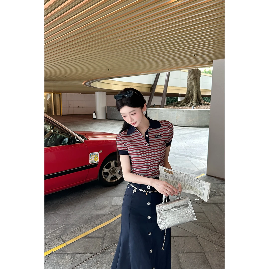 毛妮【撞色玩味】条纹刺绣Polo领针织短袖T恤女L1895