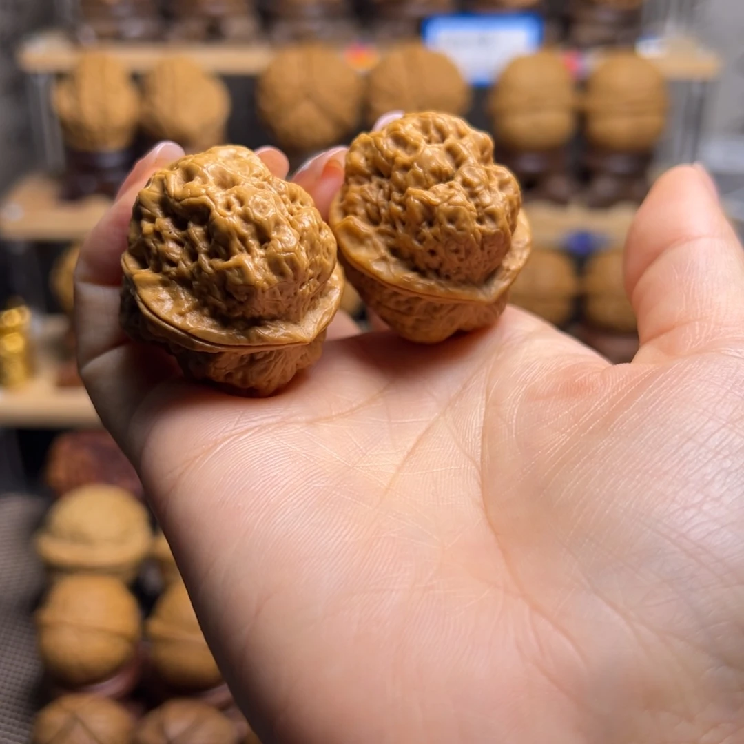 桃核把件血麒麟H37、35……