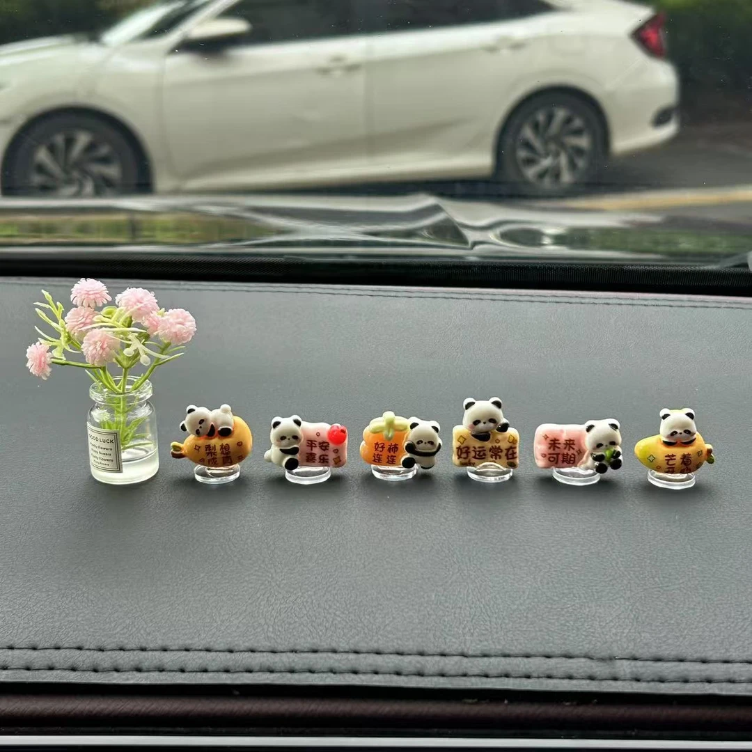 汽车摆件可爱大熊猫中控屏幕解压小公仔车内饰品新款网红装饰摆件