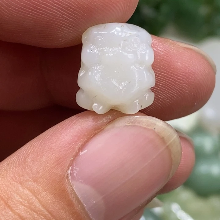 和田玉未镶嵌车挂