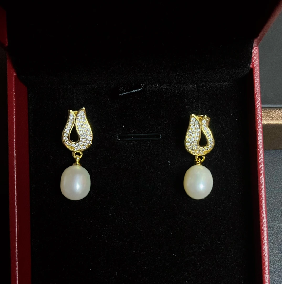 天然珍珠小灯泡法式灵动通用轻奢耳钉简约耳饰耳坠