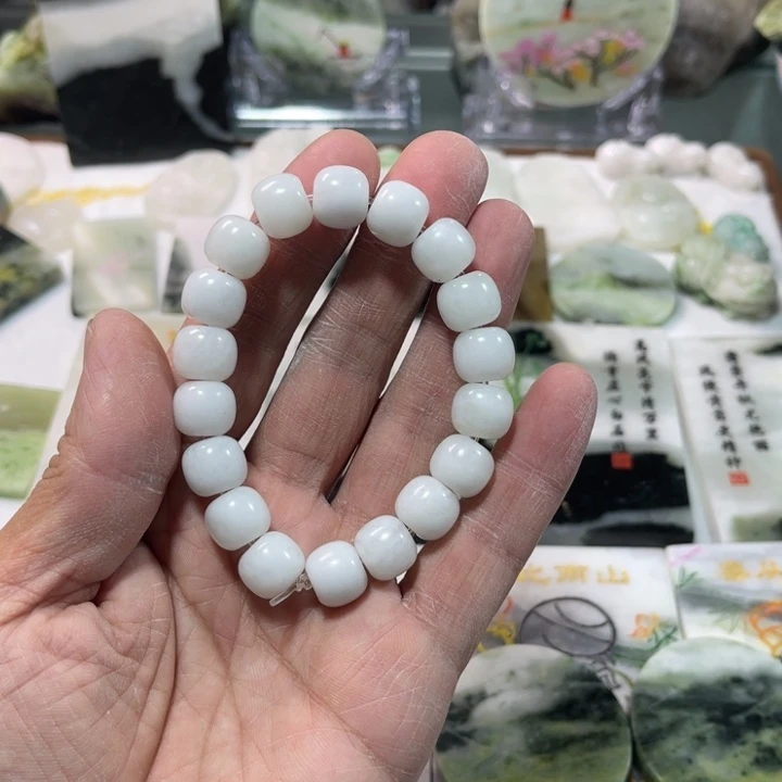 独山玉未镶嵌颈饰老型珠