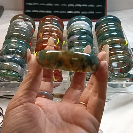 社****玛瑙/玉髓未镶嵌手镯