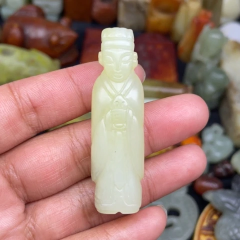 蛇纹石玉未镶嵌颈饰4