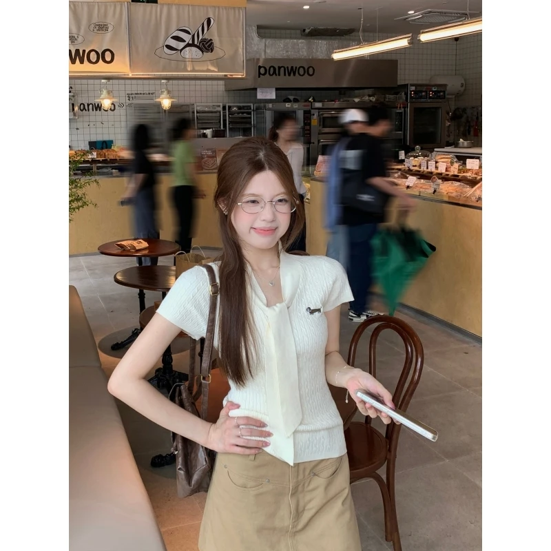 乌77围巾领腊肠狗刺绣针织短袖女夏韩系短款百搭修身显瘦T恤上衣