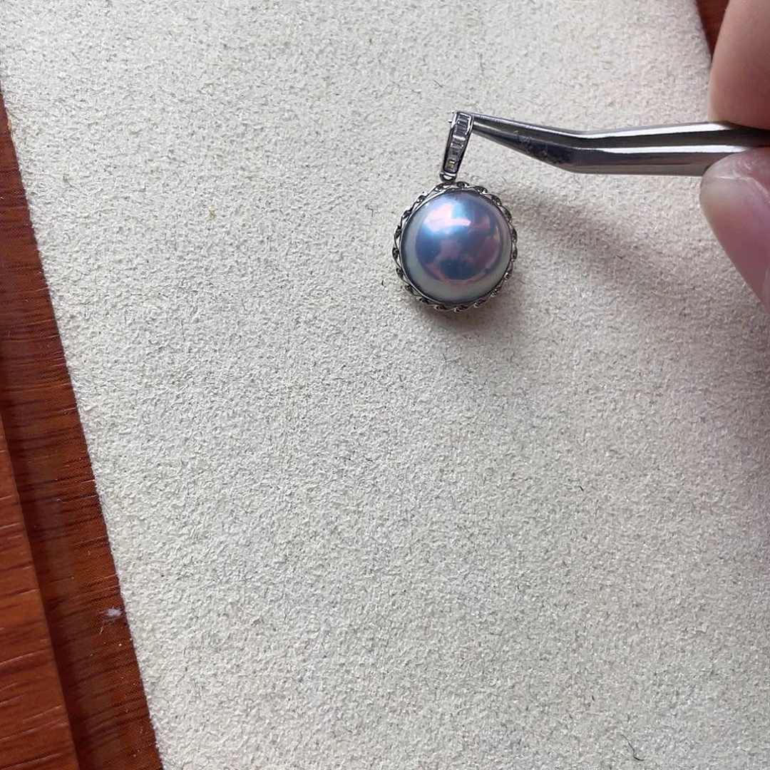 拼合珍珠（马贝珠）18K金镶嵌吊坠(赠链)