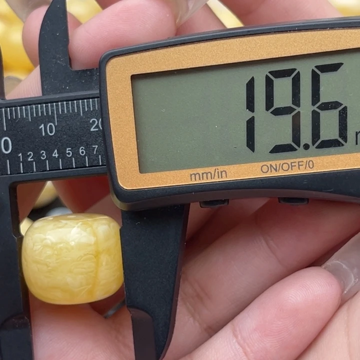 裸石琥珀未镶嵌老型熙熙（微瑕