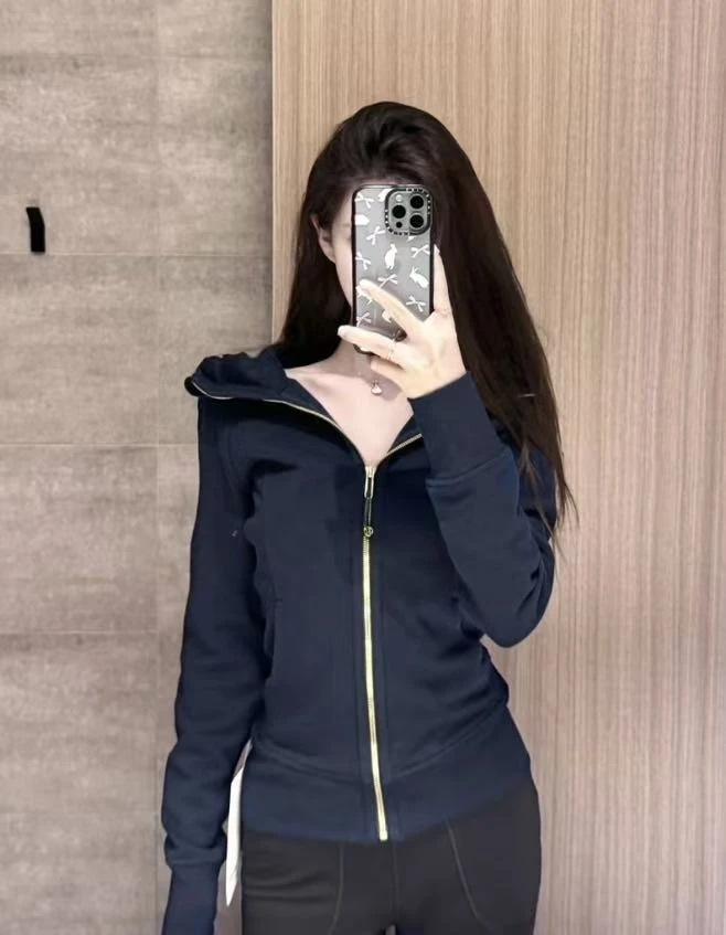 一模一样的scuba系列全拉链修身长袖连帽卫衣