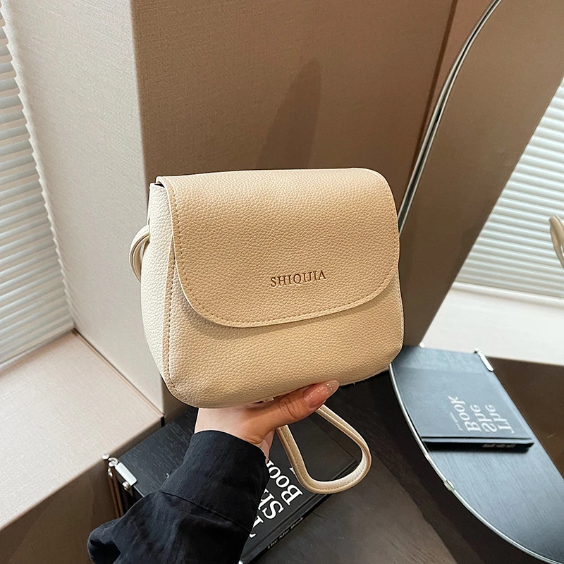 真皮质感新款小众设计马鞍包休闲大容量小包斜挎包单肩包新款包包