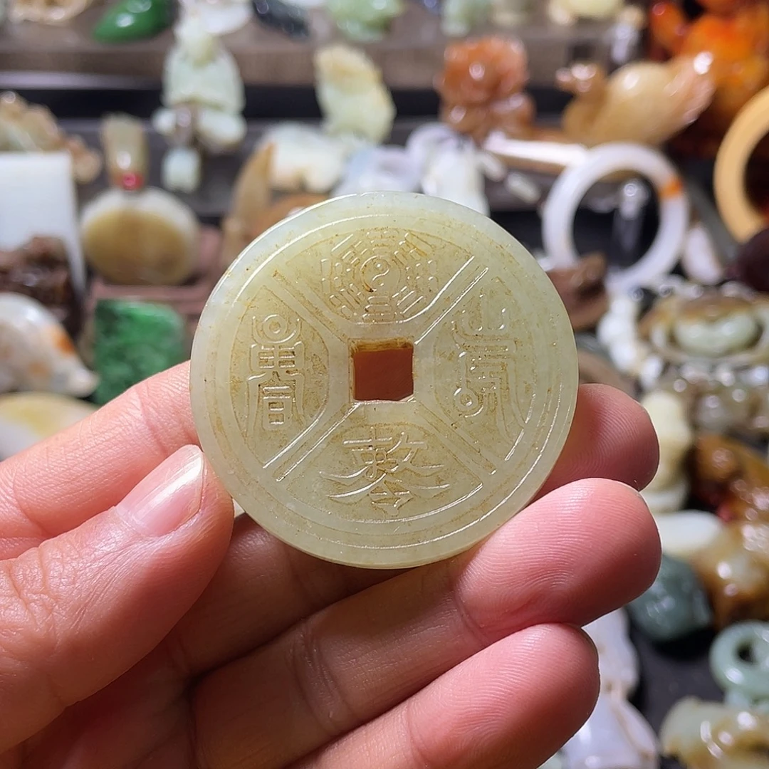 随***心和田玉（糖玉）未镶嵌颈饰