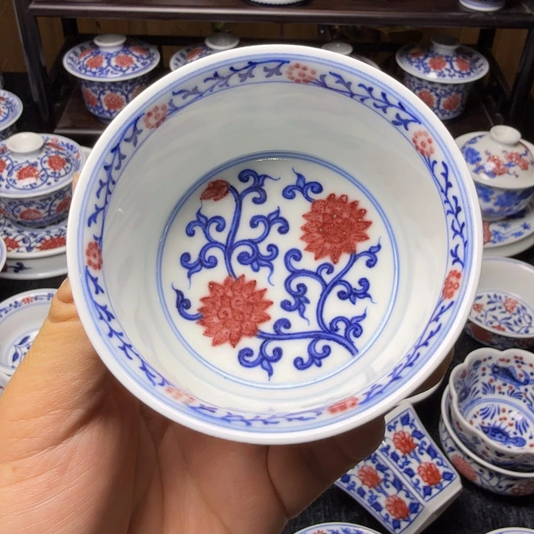 青花釉里红马蹄杯活动款