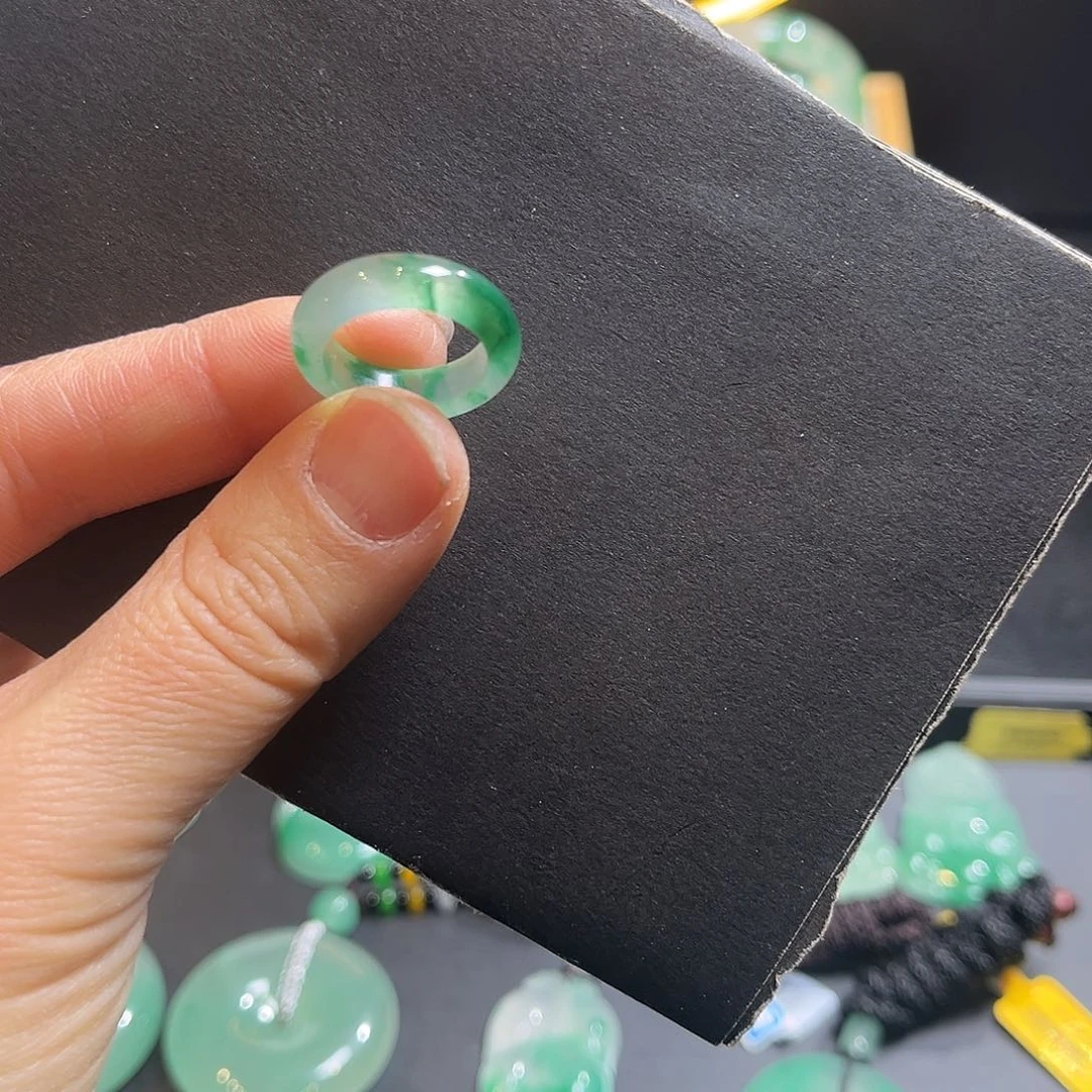 石英质玉未镶嵌戒圈15.8