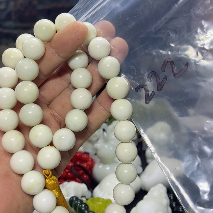蛇纹石玉手持未镶嵌招**子