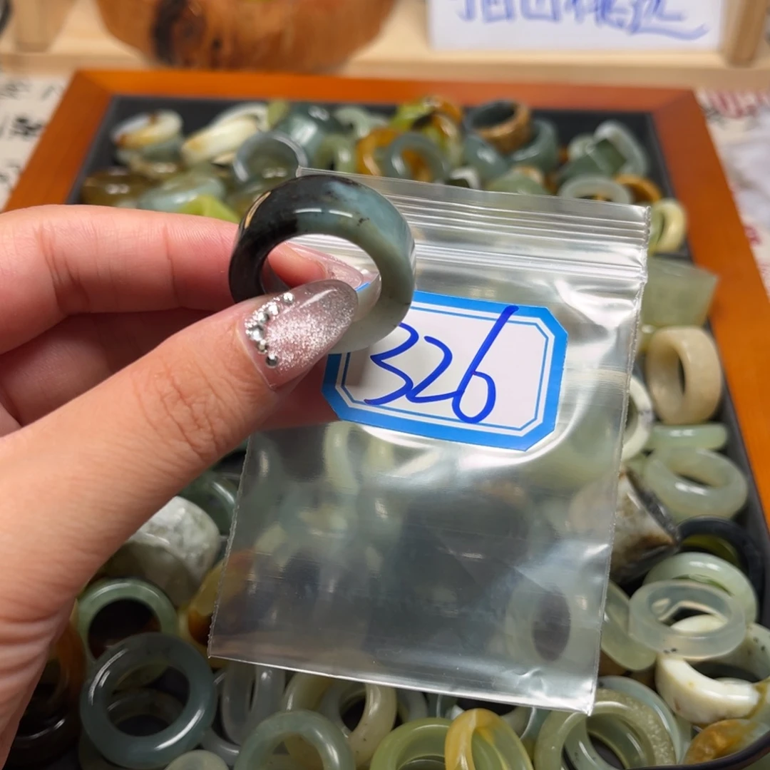 瑾***兮蛇纹石玉未镶嵌珠宝奇石