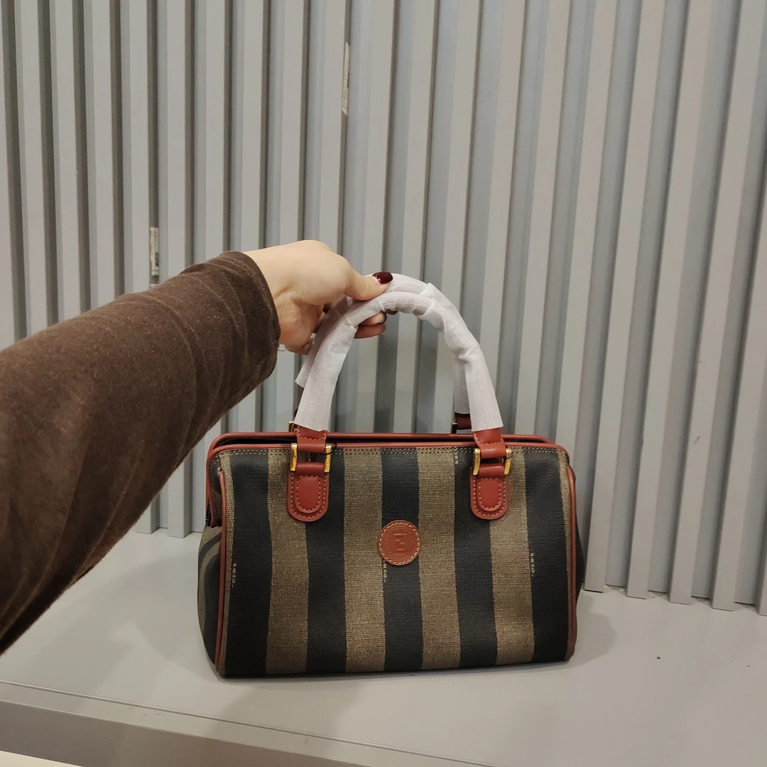 95新 FENDI/芬迪 兔兔奢/芬迪波士顿手提包/240524098