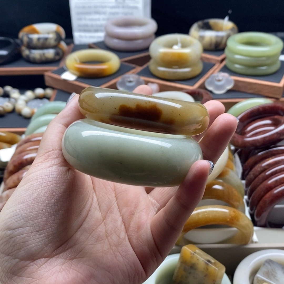 石英质玉未镶嵌手镯瑕疵扣手不退换56