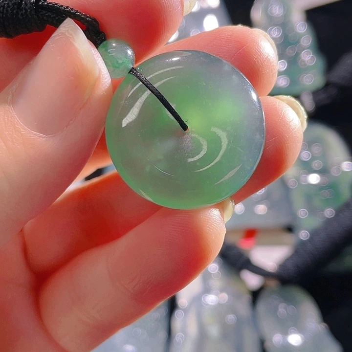 翡翠颈饰未镶嵌74，