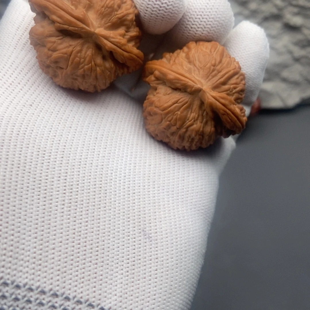 文玩核桃吊坠39白狮子