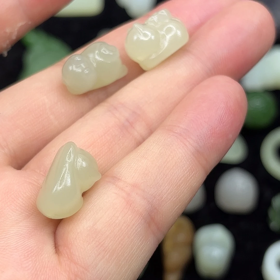 和田玉未镶嵌颈饰金*拍一发一随机发