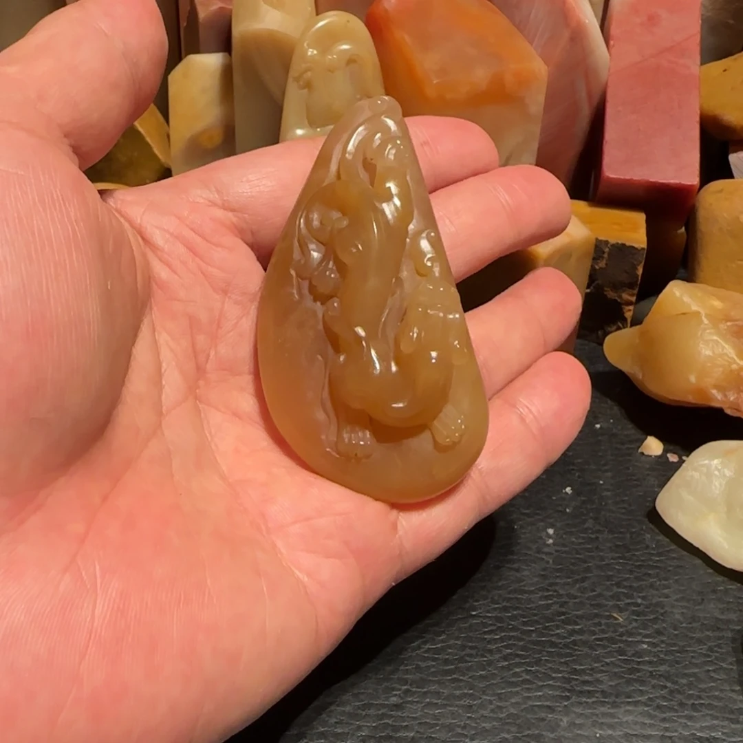 老挝石刘****1田黄纽件，