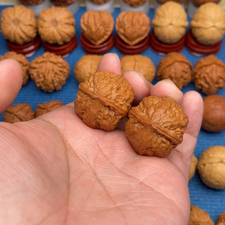 文玩核桃把件粗筋