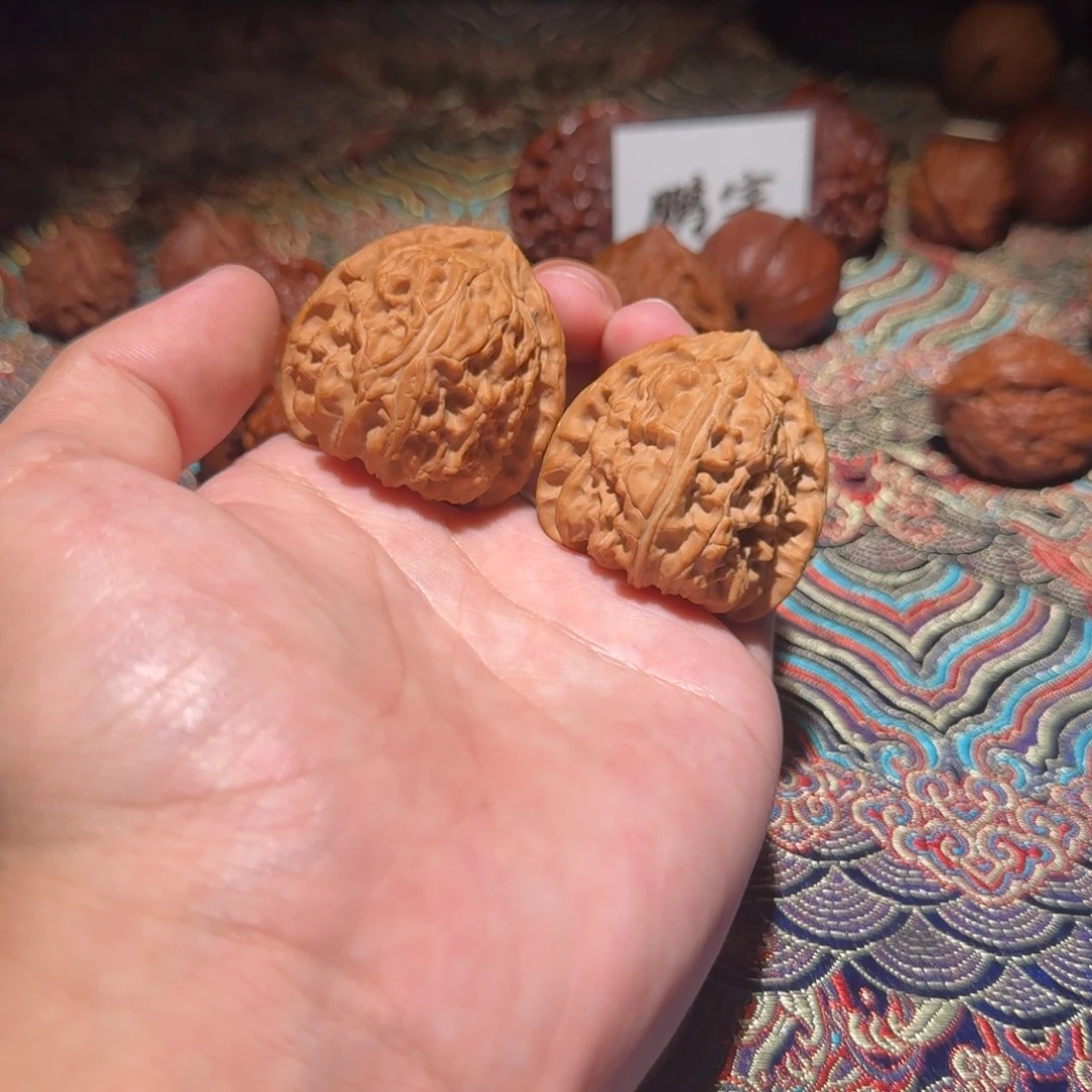 把件核桃04号40三角白狮子文玩核桃