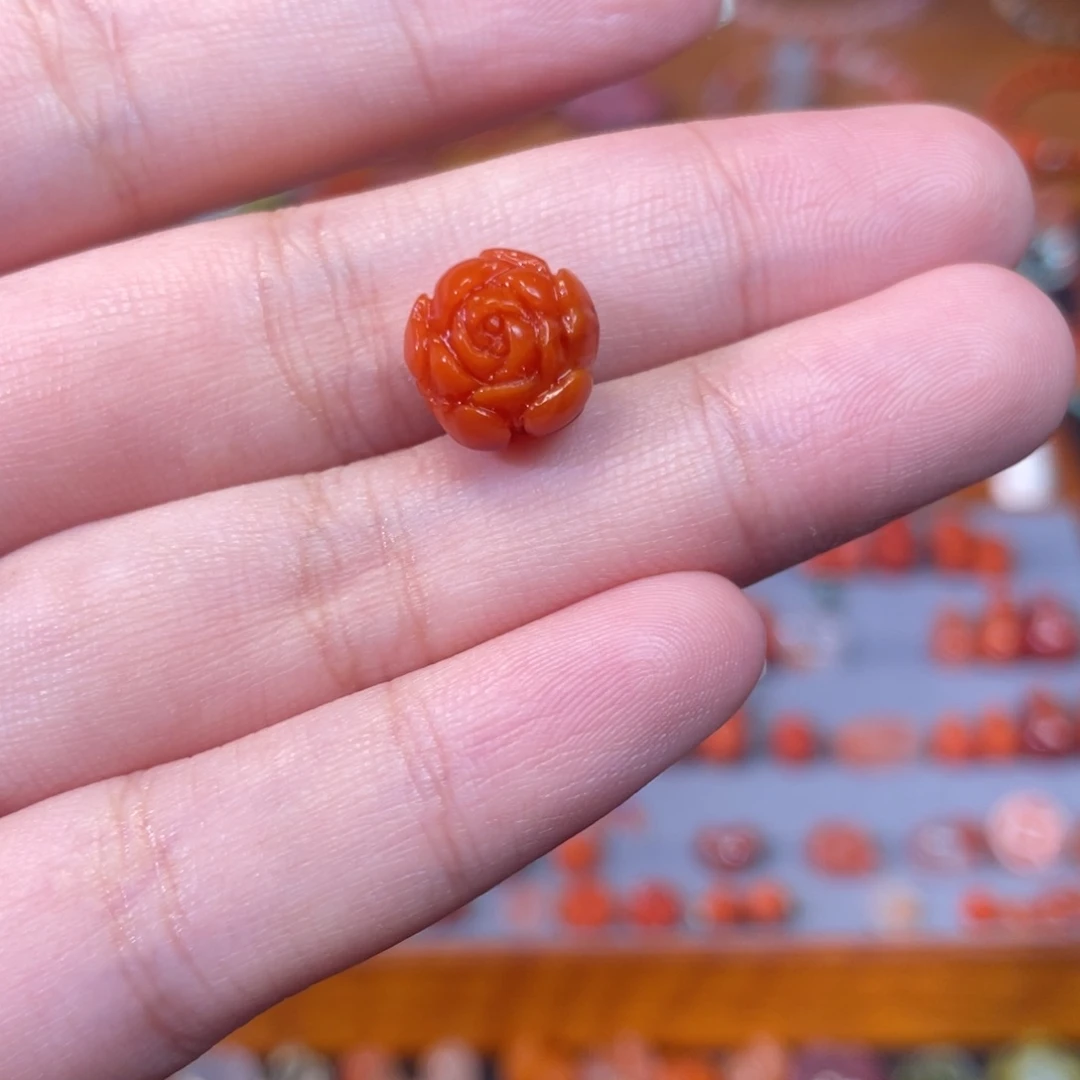 未镶嵌牡丹花满肉通孔卡10.8南红玛瑙