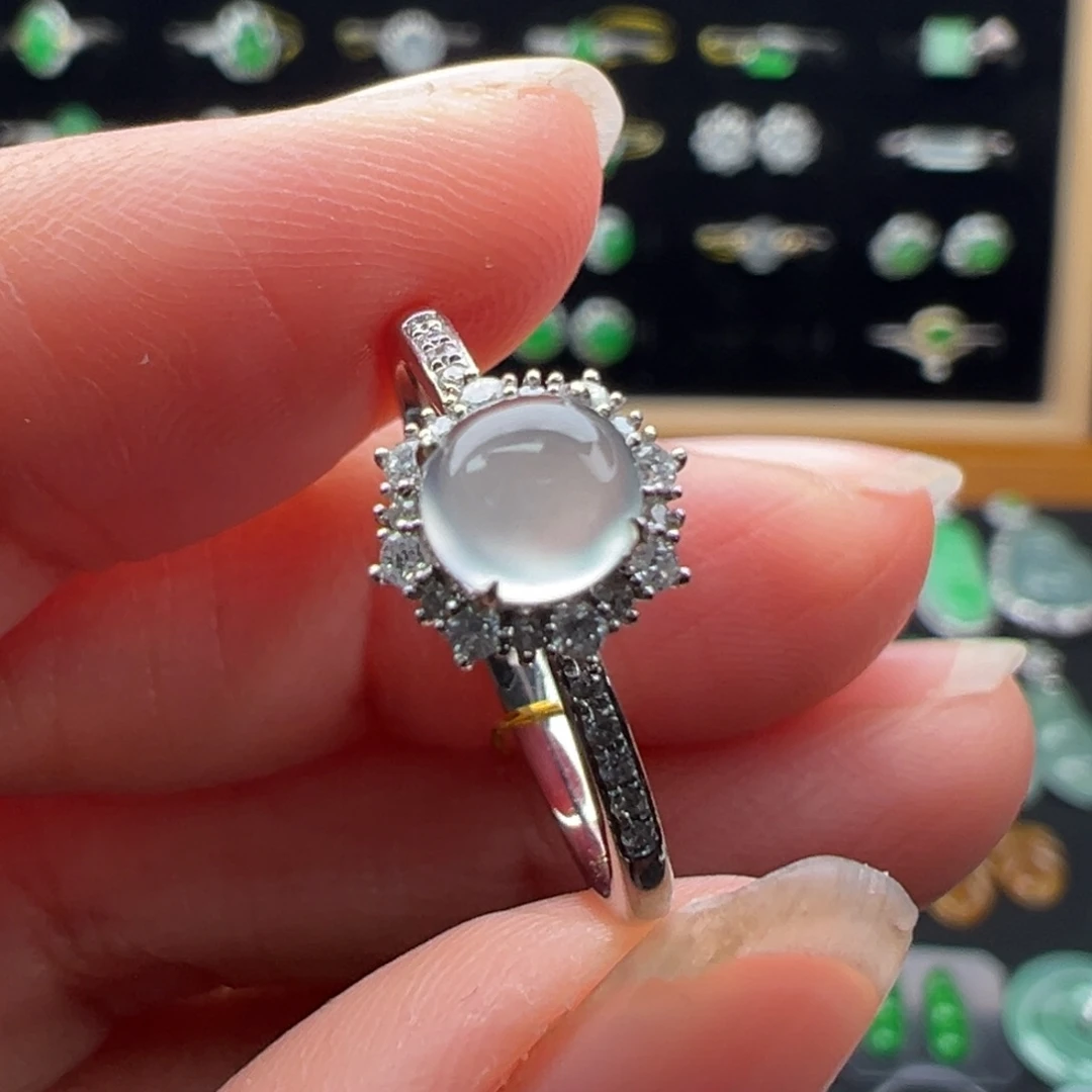 翡翠18K金镶嵌颈饰戒指