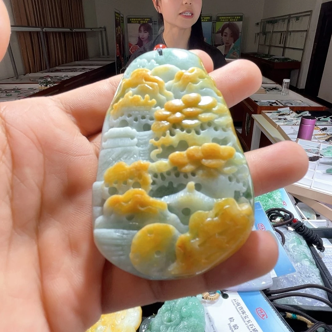 翡翠未镶嵌颈饰一