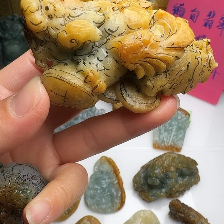 定制翡翠未镶嵌貔貅13