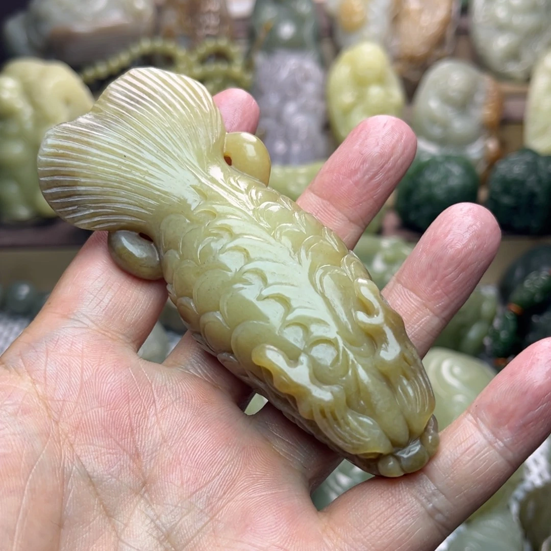 小***林未镶嵌和田玉把件
