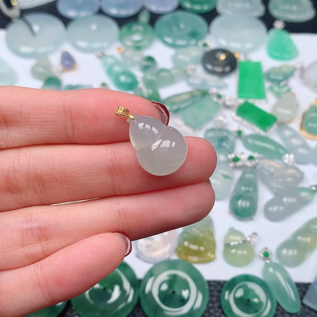 翡翠颈饰18K金镶嵌天然翡翠