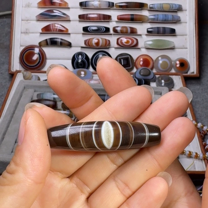 龍***馆玛瑙/玉髓颈饰未镶嵌