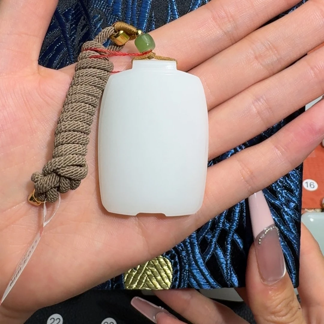 和田玉未镶嵌颈饰史*比