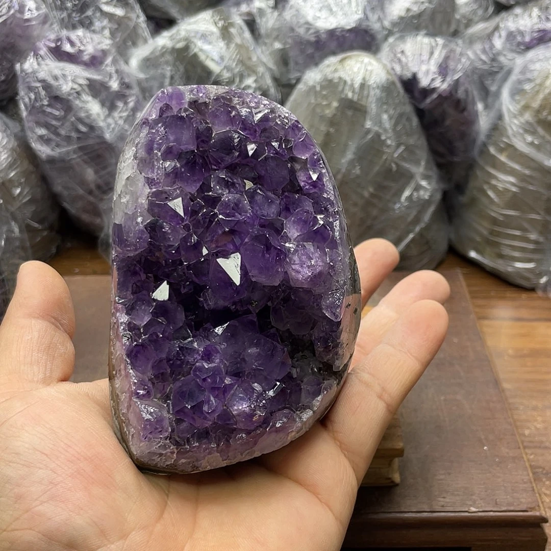 未镶嵌水晶大型摆件（非配饰）