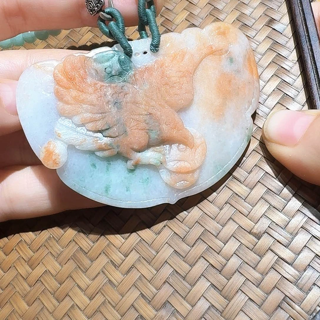 颈饰未镶嵌翡翠个性十足