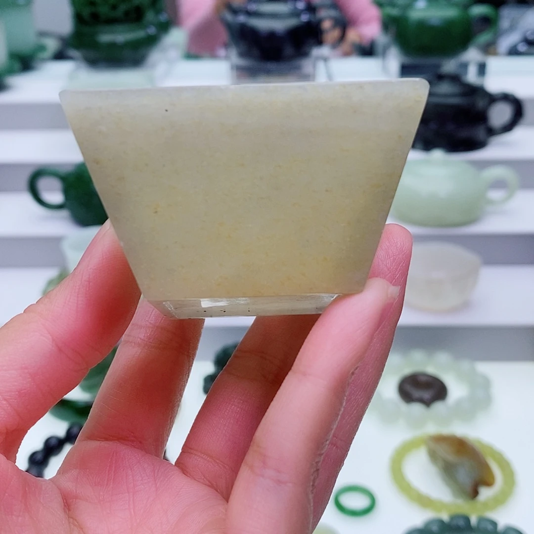 和田玉未镶嵌摆件杯子