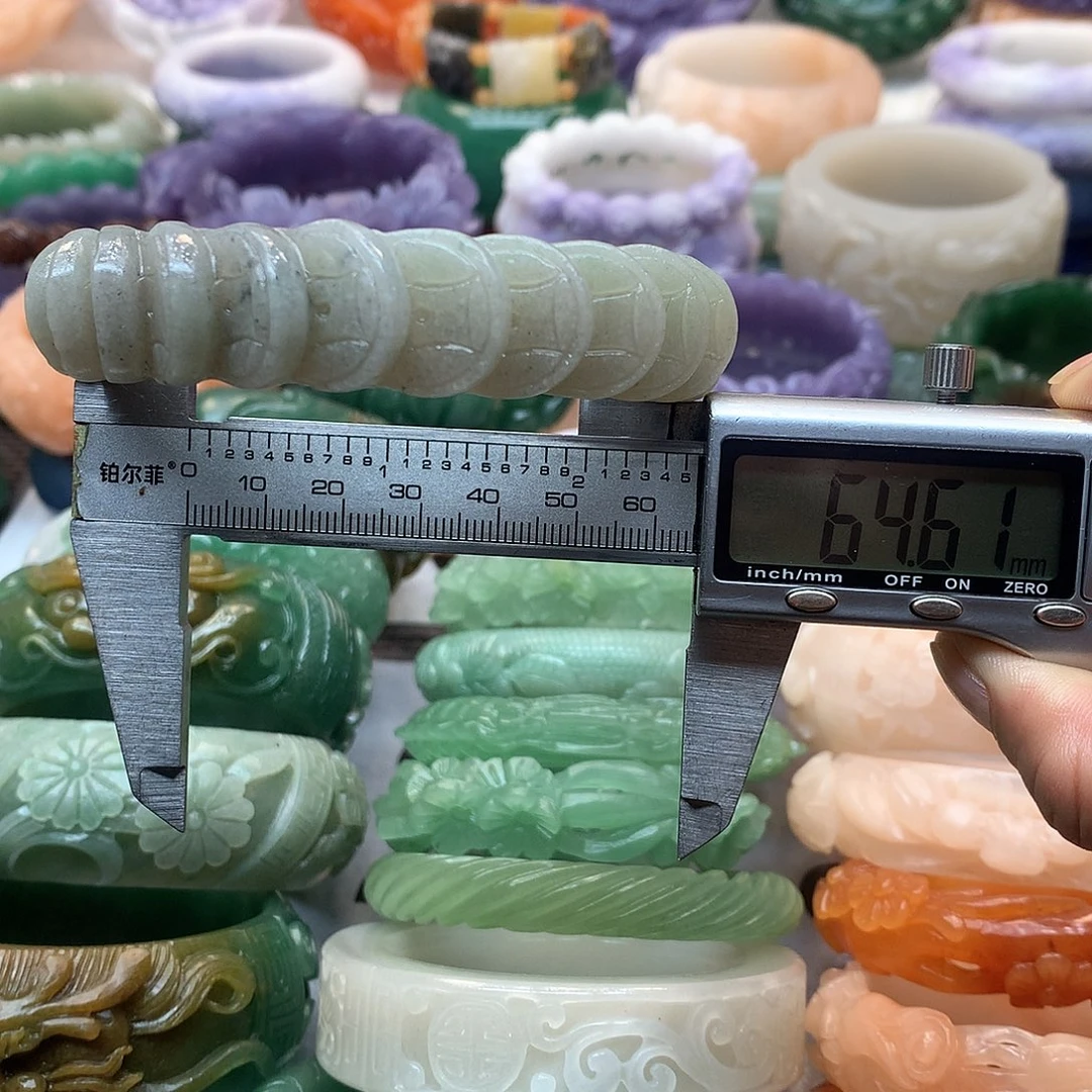 未镶嵌手镯石英质玉