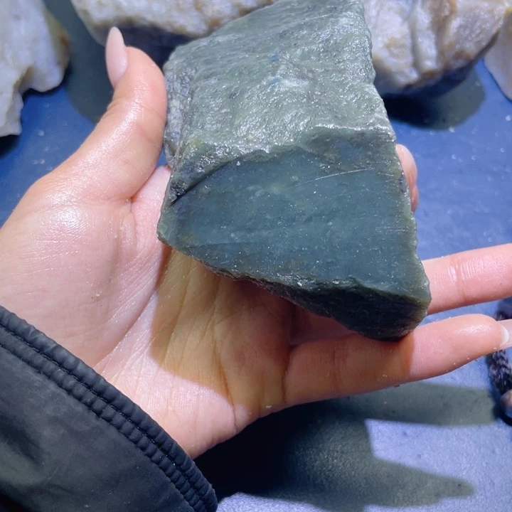 和田玉未镶嵌珠宝半成品