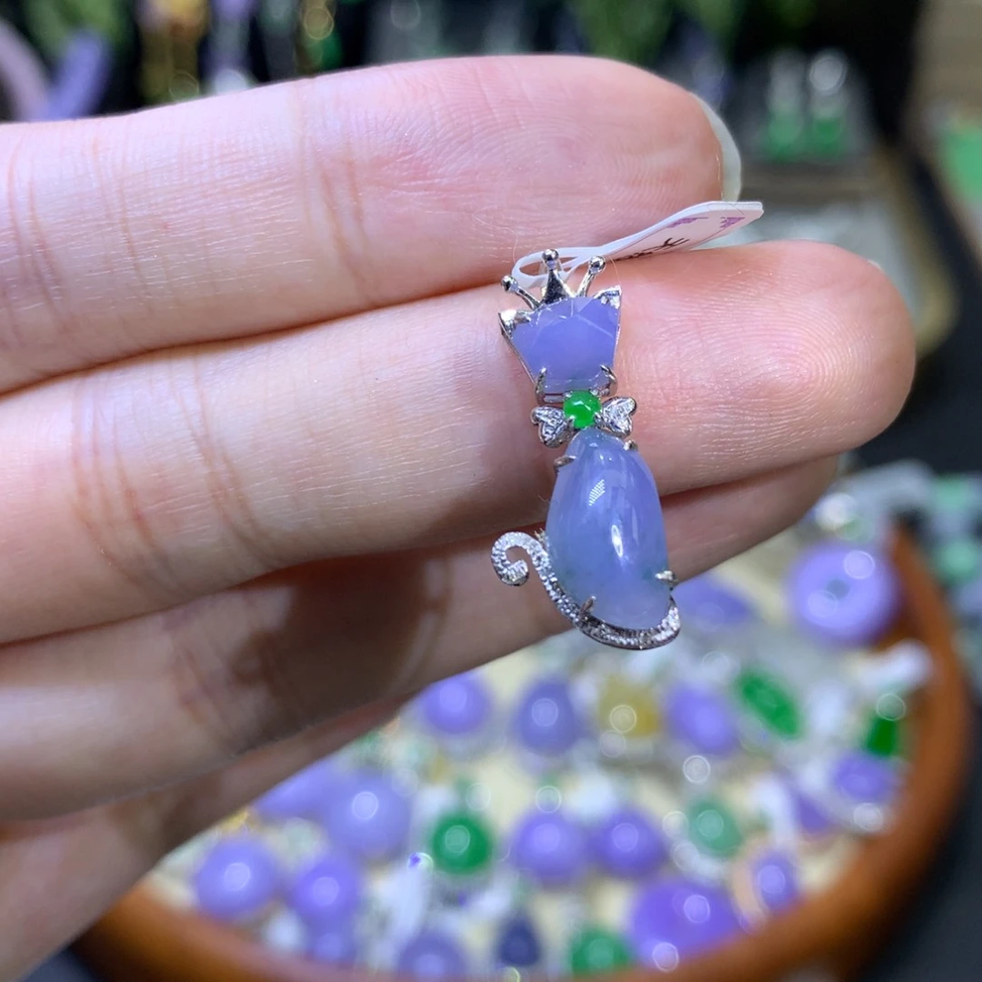 颈饰18K金镶嵌翡翠