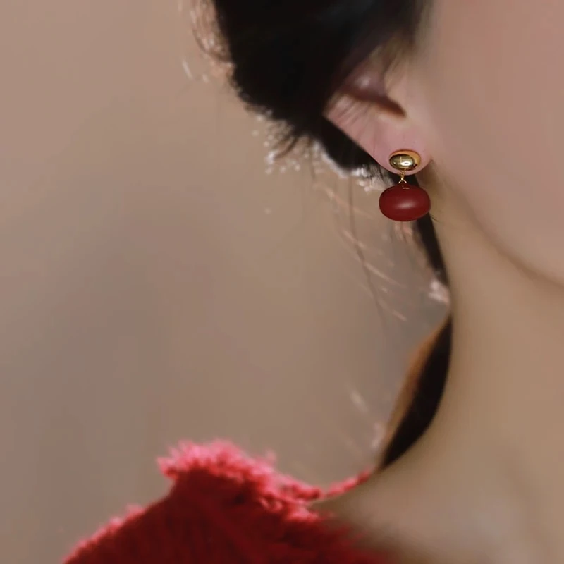 铜合金耳饰 喜庆如意 安可拉红椭圆豆豆耳夹浪漫新年氛围感耳饰