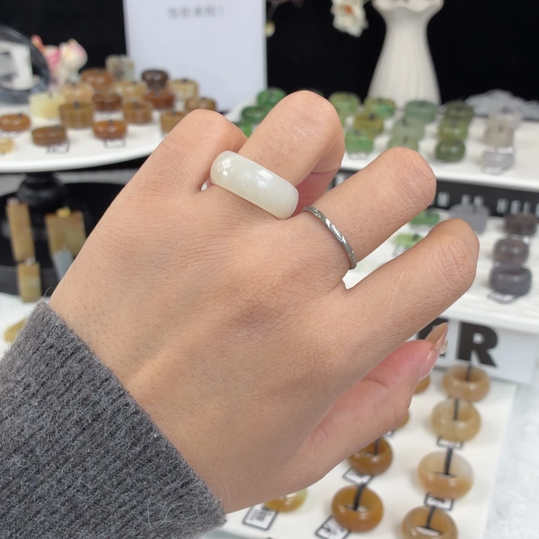 和田玉（糖玉）未镶嵌戒指Q10糖白轮胎16.4不退换